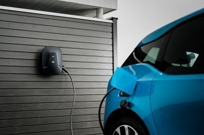 DEFA eRange Basic - Hjemmelader - Opptil 7,4kW - Med uttak